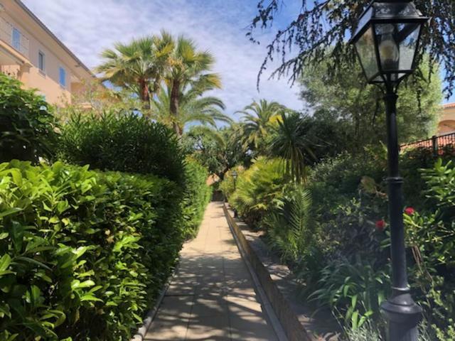Belle Residence Au Centre De Saint Tropez Avec Piscine Et Garage 外观 照片